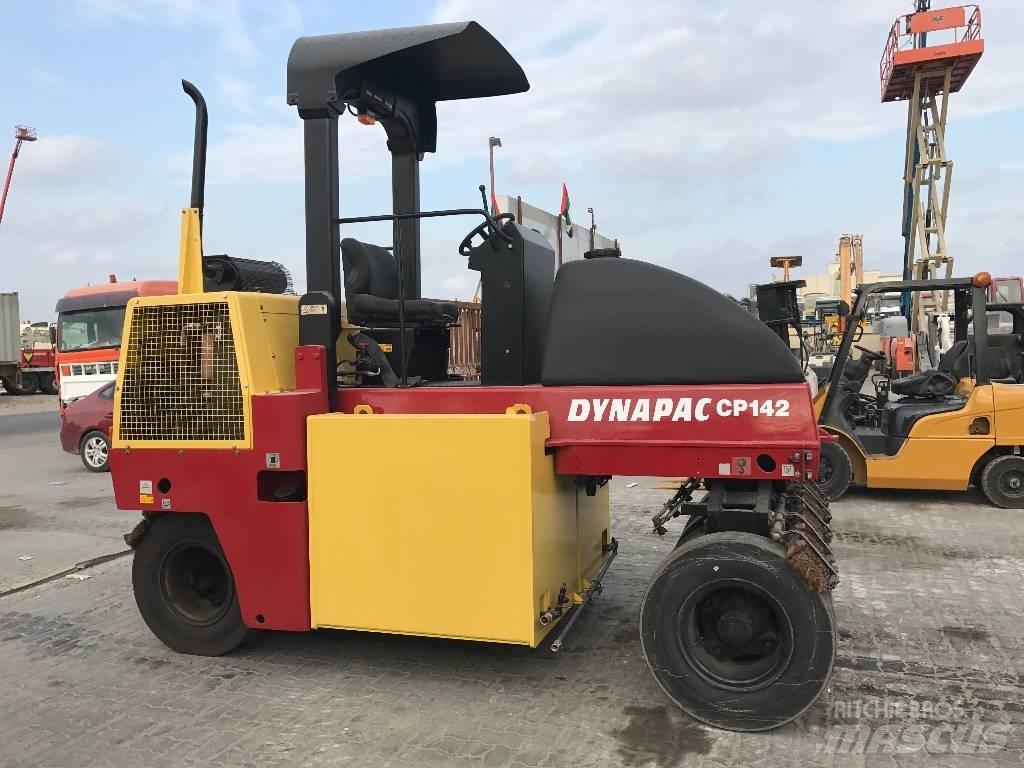 Dynapac CP 142 Bandenwalsen