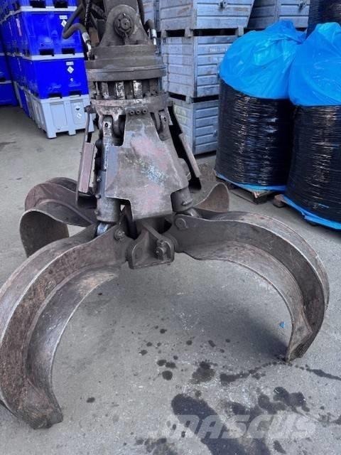 Fuchs MHL 331 Waste / industry handlers