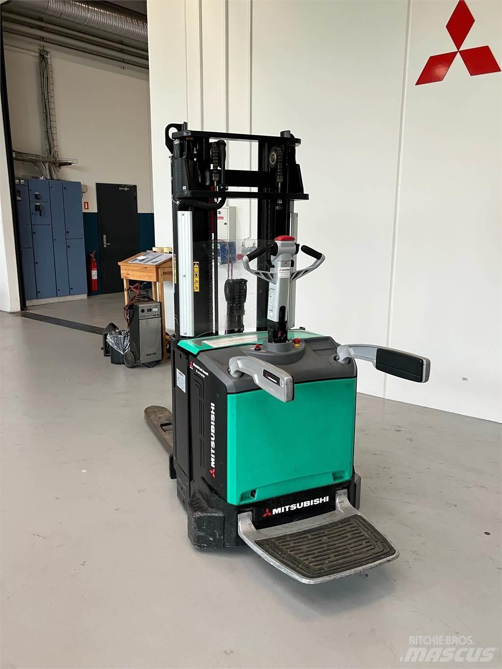 Mitsubishi SBV16N Meerij pallettruck met platform