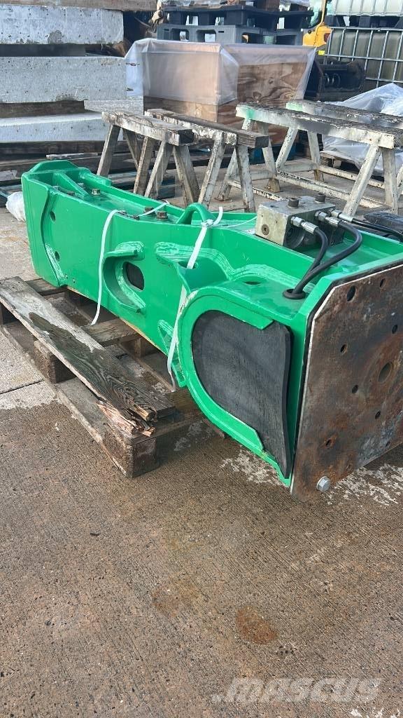 Montabert M 900 Hamers en brekers