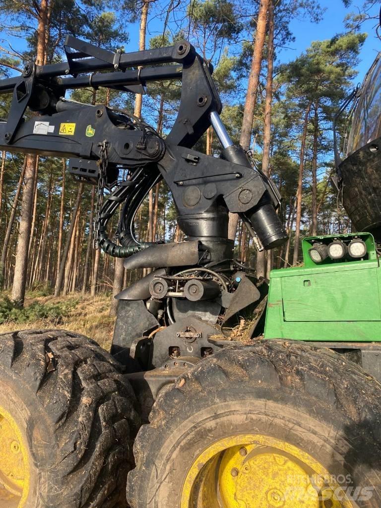 John Deere 1270 G Harvesters