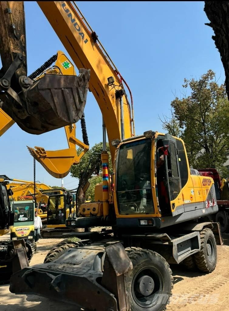 Hyundai 210W-9 Wielgraafmachines