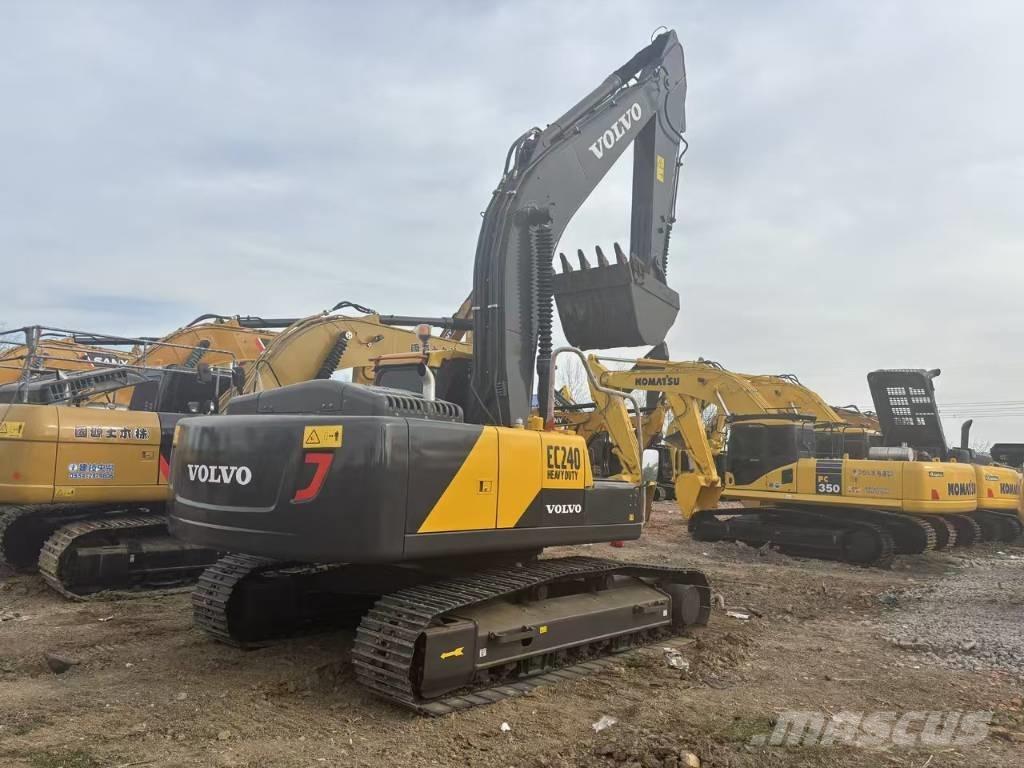 Volvo EC 240 Rupsgraafmachines
