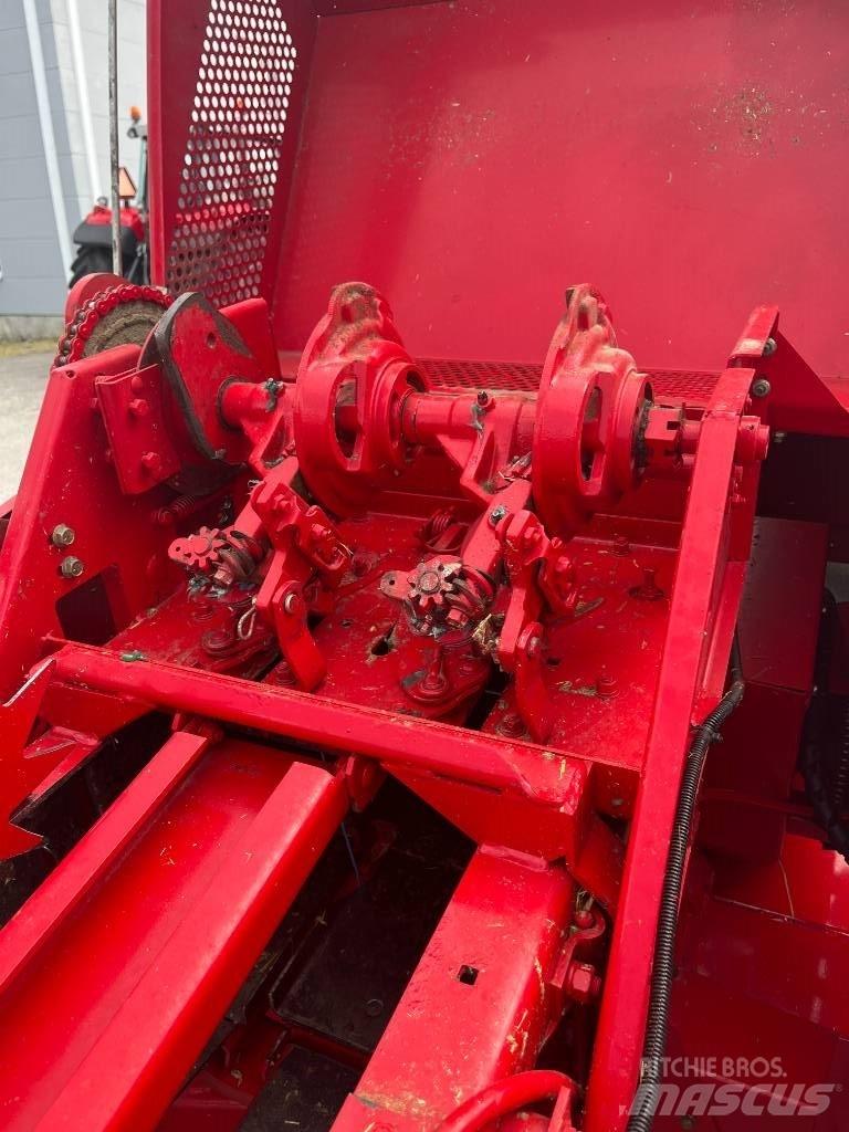 Massey Ferguson 1839 Vierkante balenpers