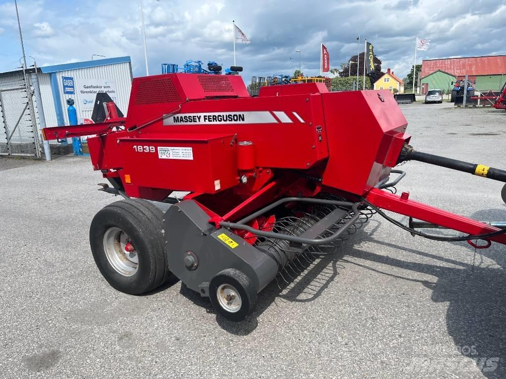 Massey Ferguson 1839 Vierkante balenpers