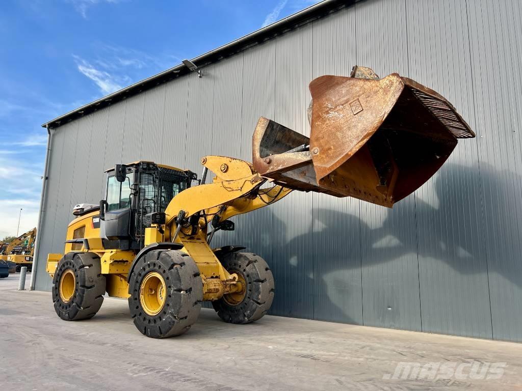 CAT 930M Wielladers