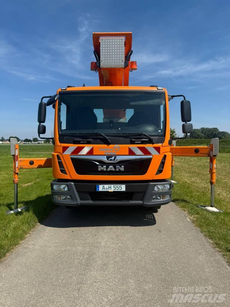 Palfinger P 300 KS Auto hoogwerkers