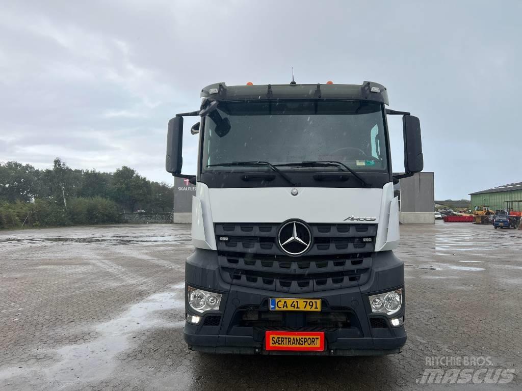 Mercedes-Benz 4153 Vlakke laadvloer met kraan