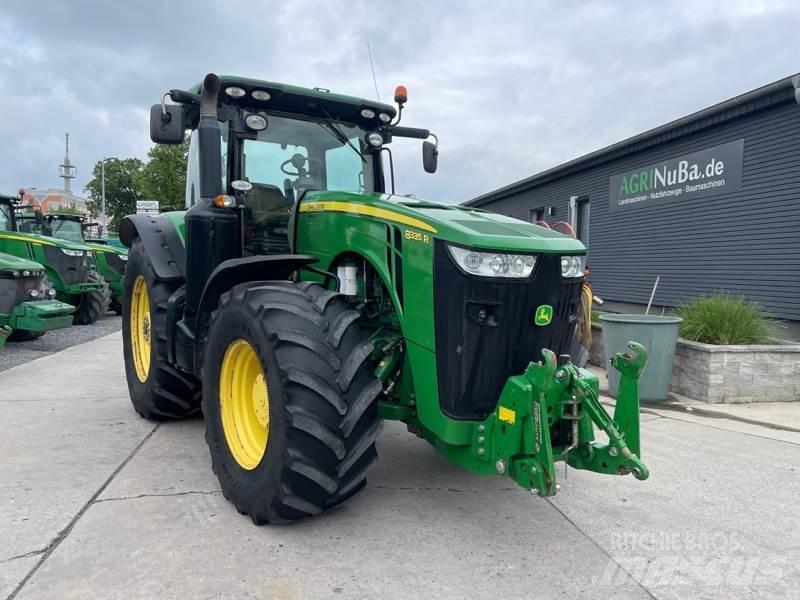 John Deere 8335 r Tractoren