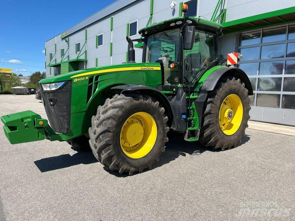 John Deere 8400R Tractoren