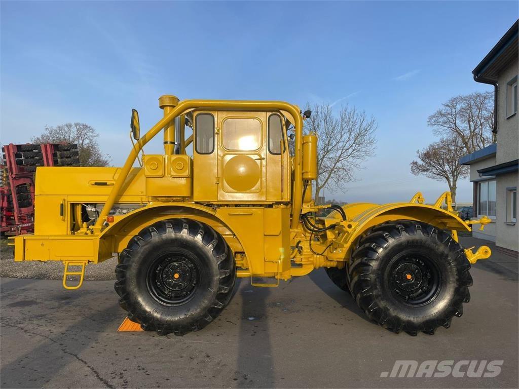 Kirovets K700A V8 Tractoren