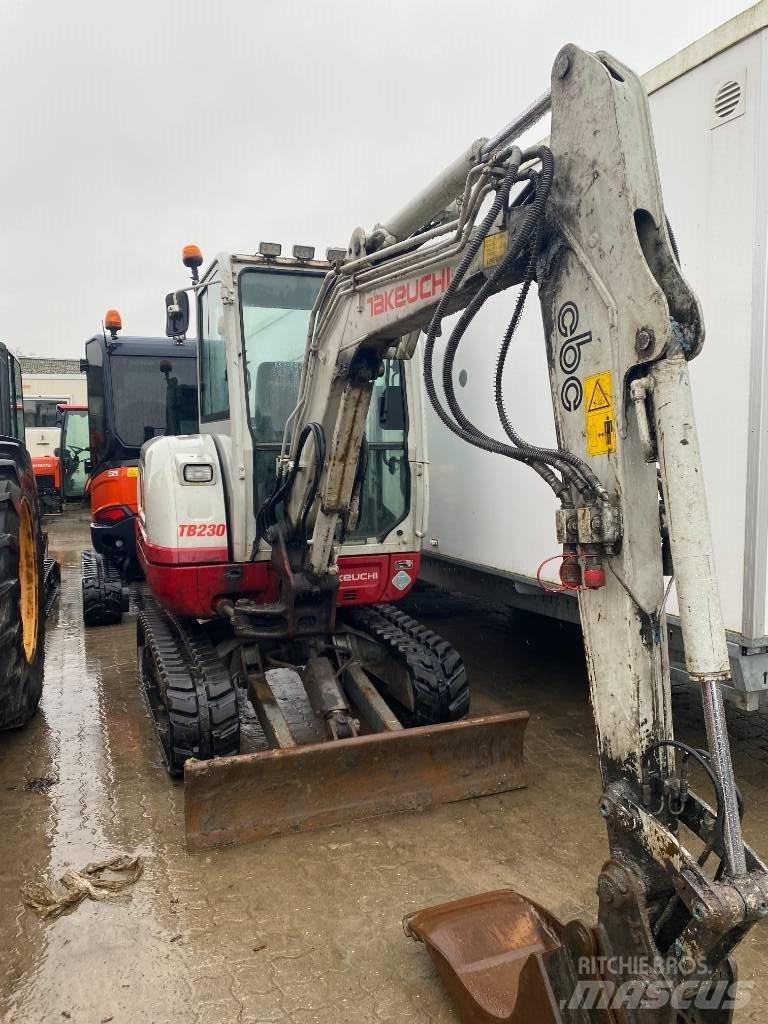 Takeuchi TB 230 Minigraafmachines < 7t