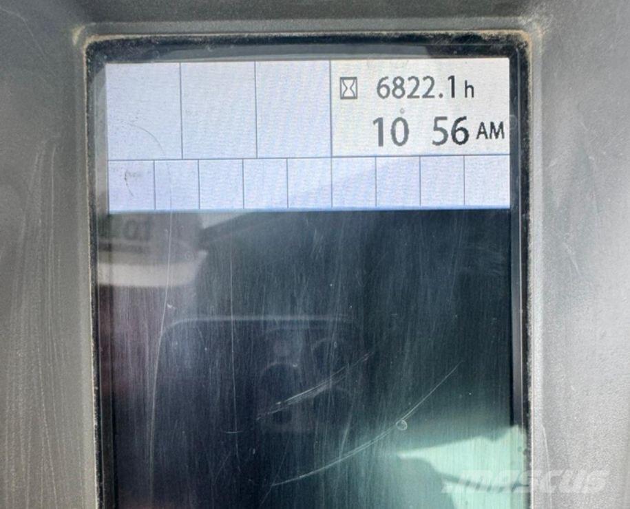 Hitachi ZX 135 US-6 Rupsgraafmachines