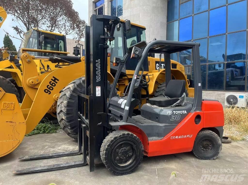 Toyota 8 FD 30 Diesel heftrucks