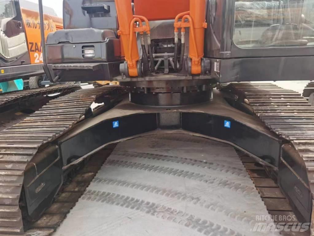 Hitachi ZX 240 Rupsgraafmachines