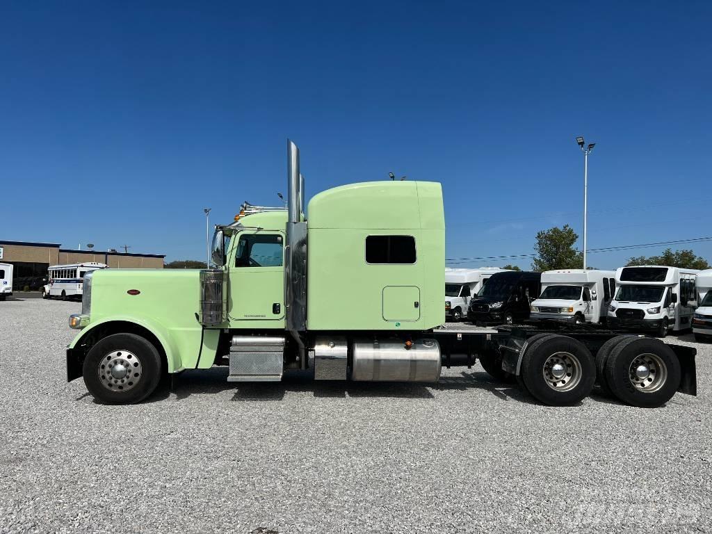 Peterbilt 389 Trekkers