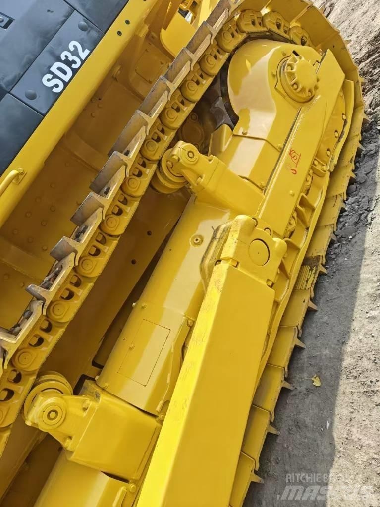 Shantui SD 32 Rupsdozers