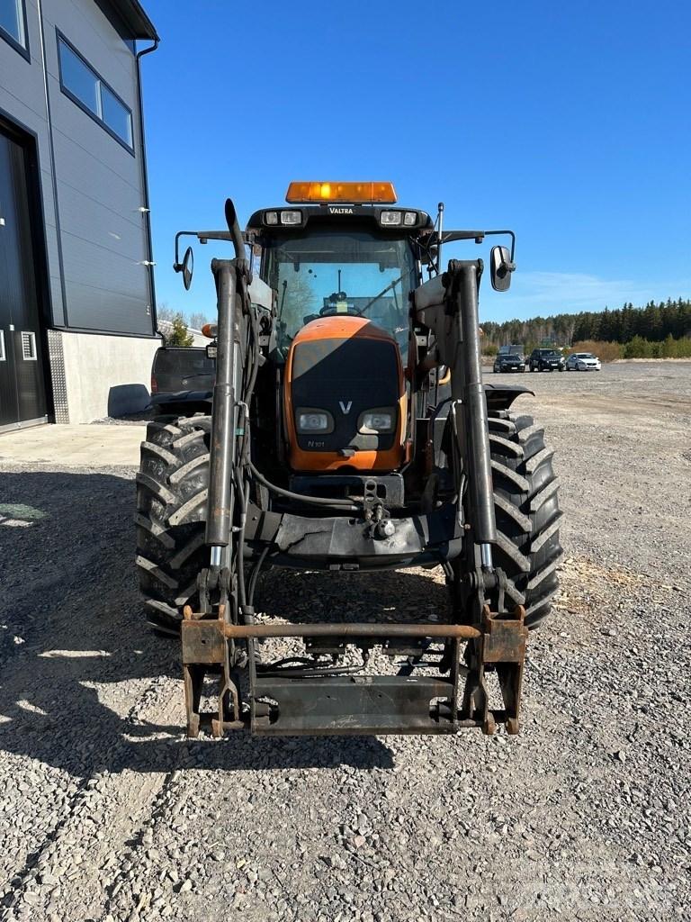 Valtra N101 Tractoren