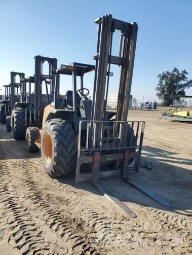 CASE 586H Vorkheftruck voor zwaar terrein