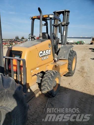 CASE 586H Vorkheftruck voor zwaar terrein