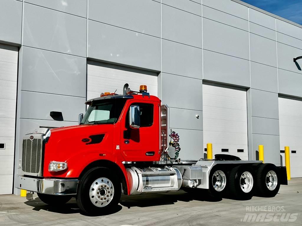 Peterbilt 567 Trekkers