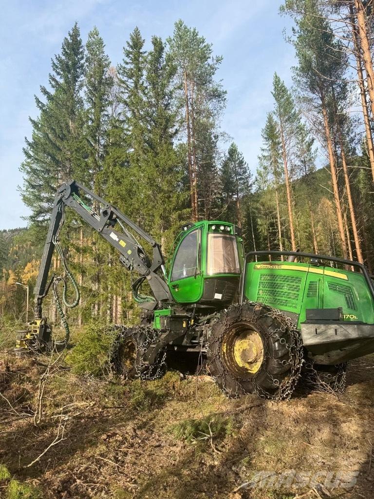 John Deere 1170 E Harvesters