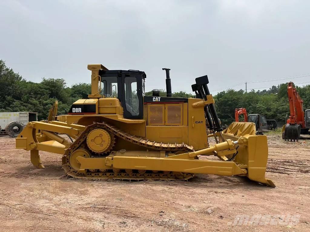 CAT D8R Rupsdozers