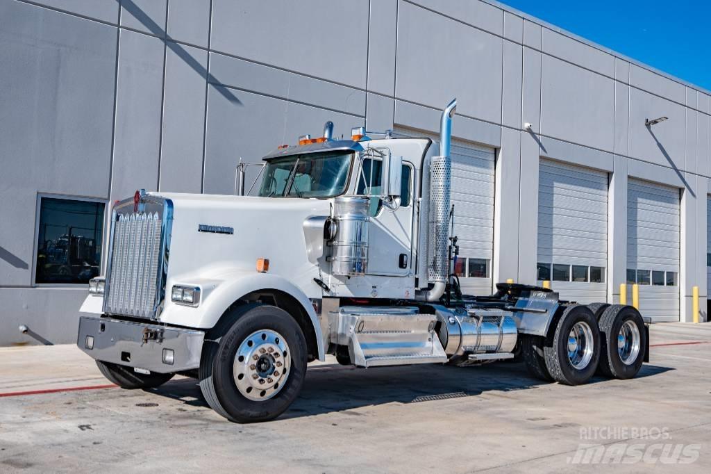 Kenworth W900 Trekkers