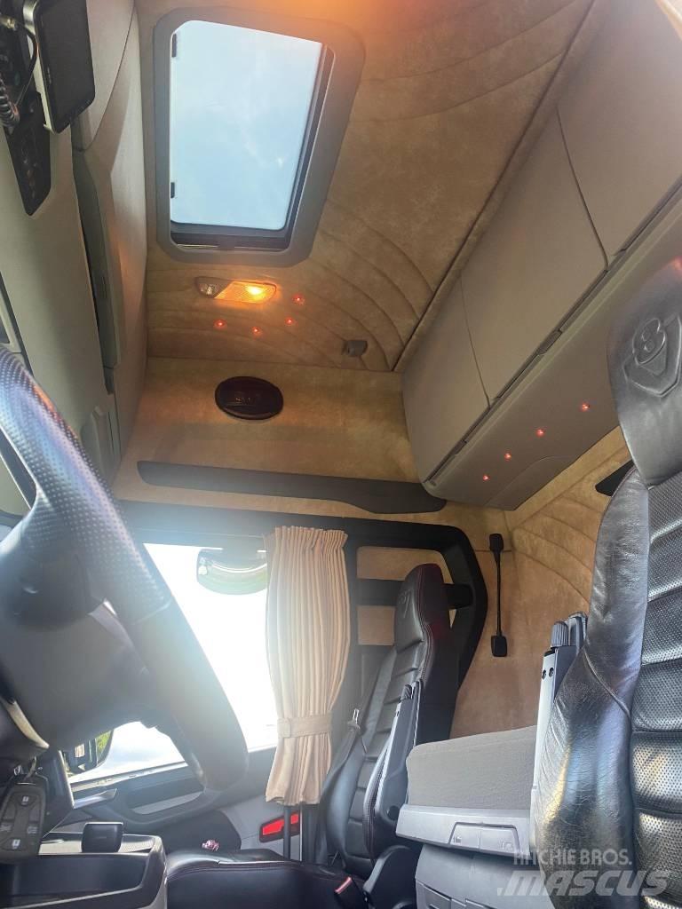 Scania S 730 Trekkers