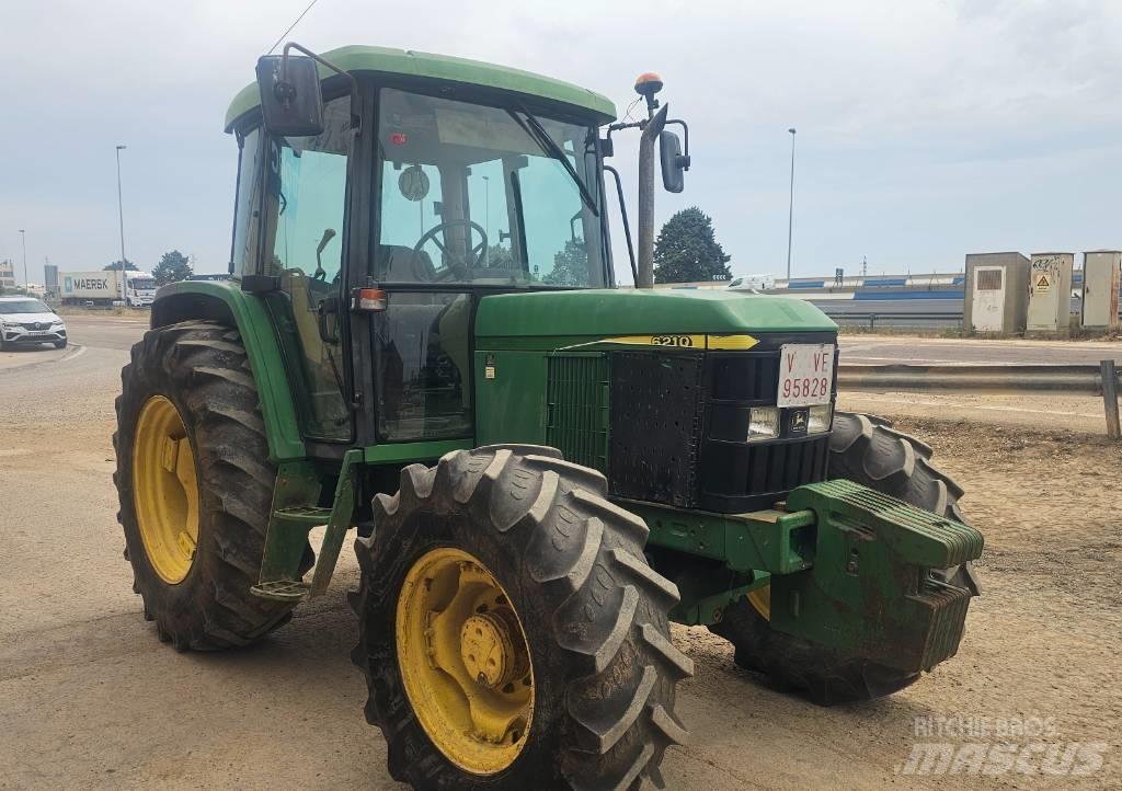 John Deere 6210 Tractoren