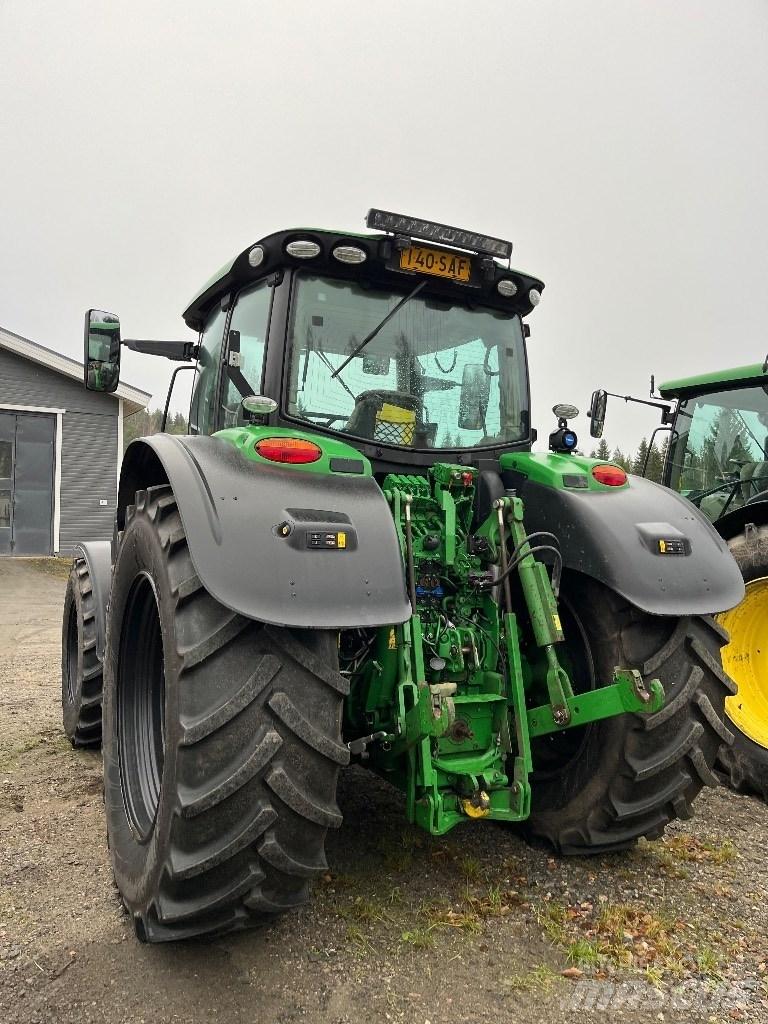 John Deere 6175 R Tractoren