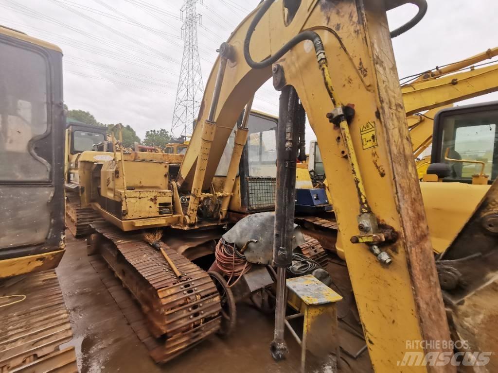 CAT E120B Rupsgraafmachines