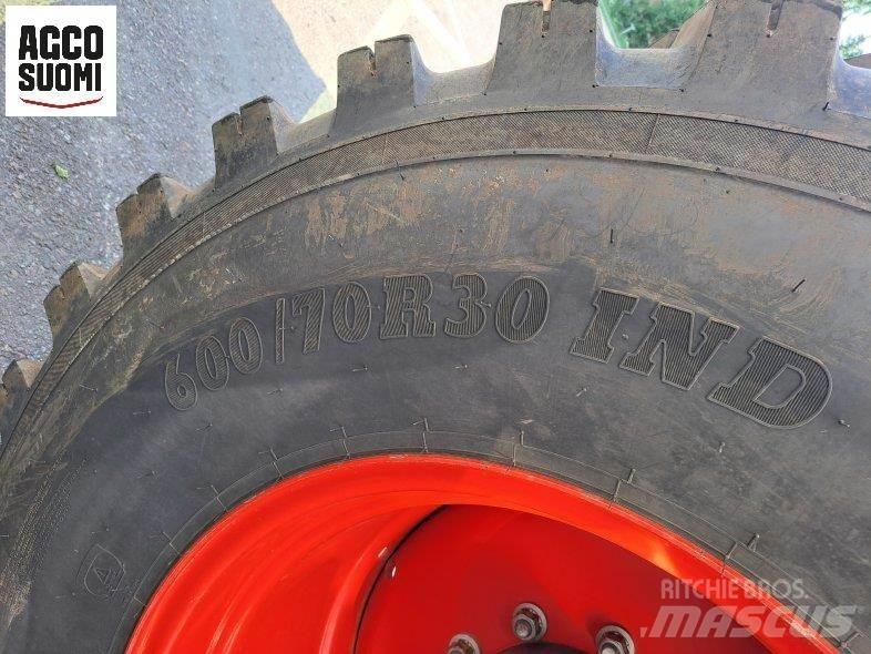 Fendt 826 PROFI+ Tractoren