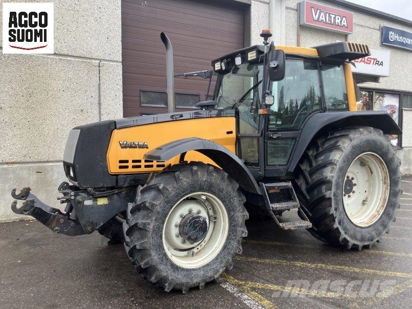 Valtra 8050 HITECH Tractoren