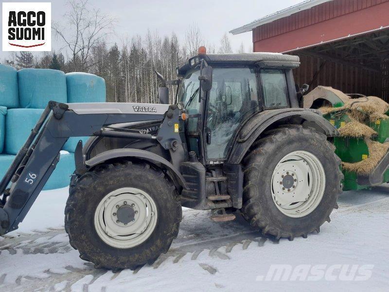 Valtra N141 H Tractoren