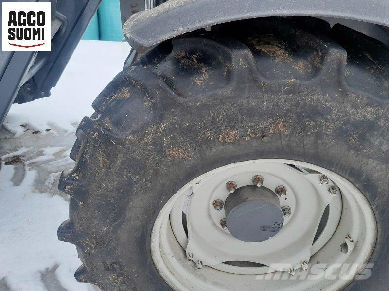 Valtra N141 H Tractoren