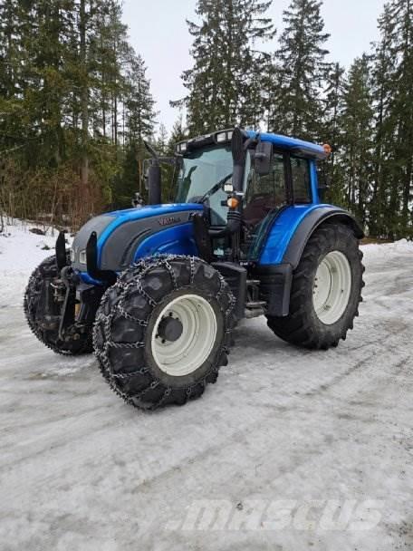 Valtra N142 VERSU Tractoren