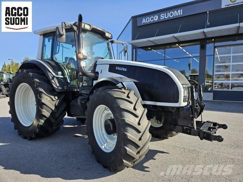 Valtra T151 EH Tractoren