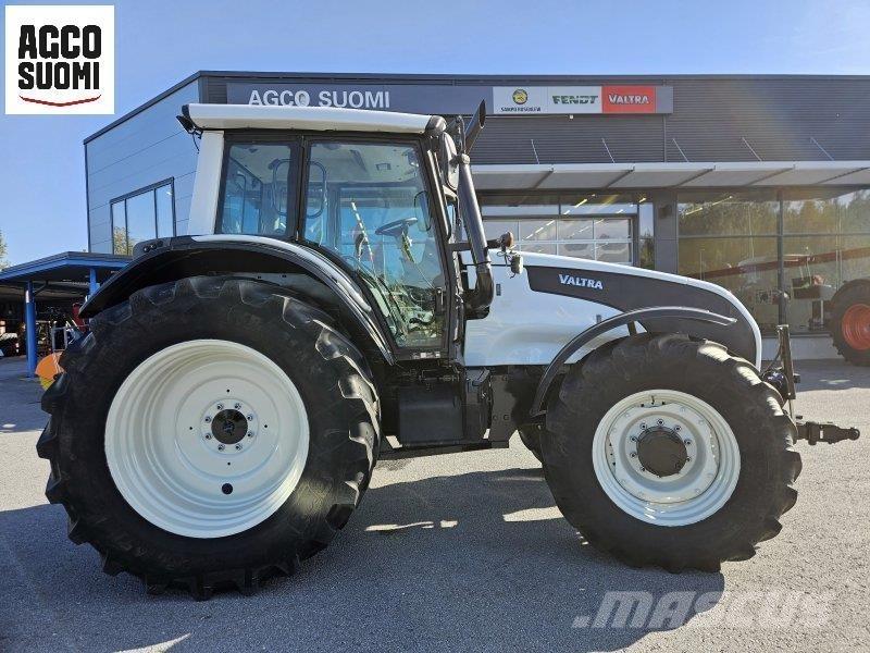 Valtra T151 EH Tractoren