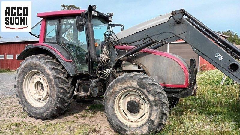 Valtra T151 H Tractoren
