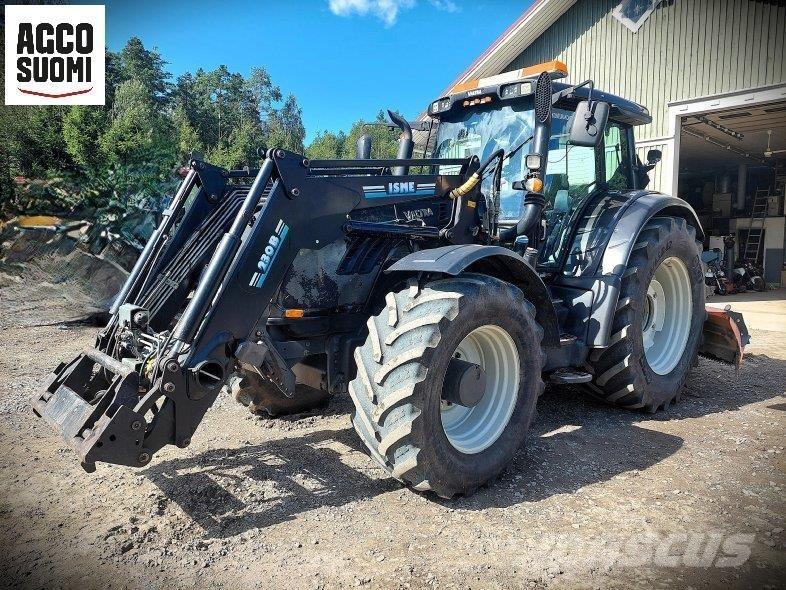 Valtra T213 VERSU Tractoren