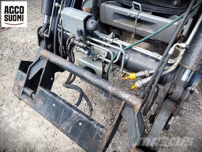 Valtra T213 VERSU Tractoren