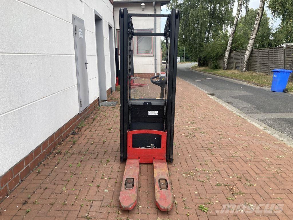 Hyster S 1.0 Stapelaar meeloop