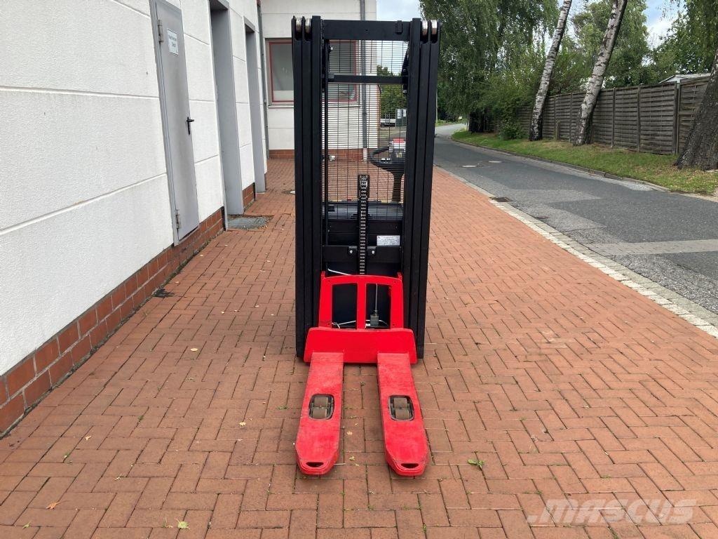 Hyster S 1.4 Stapelaar meeloop