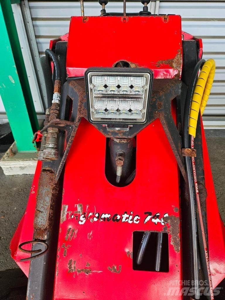 Agromatic  Knik- en schrankladers