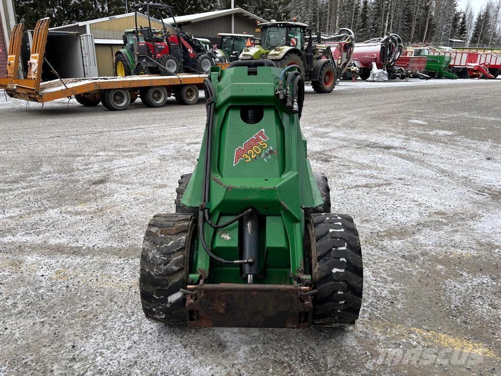 Avant 320 Knik- en schrankladers