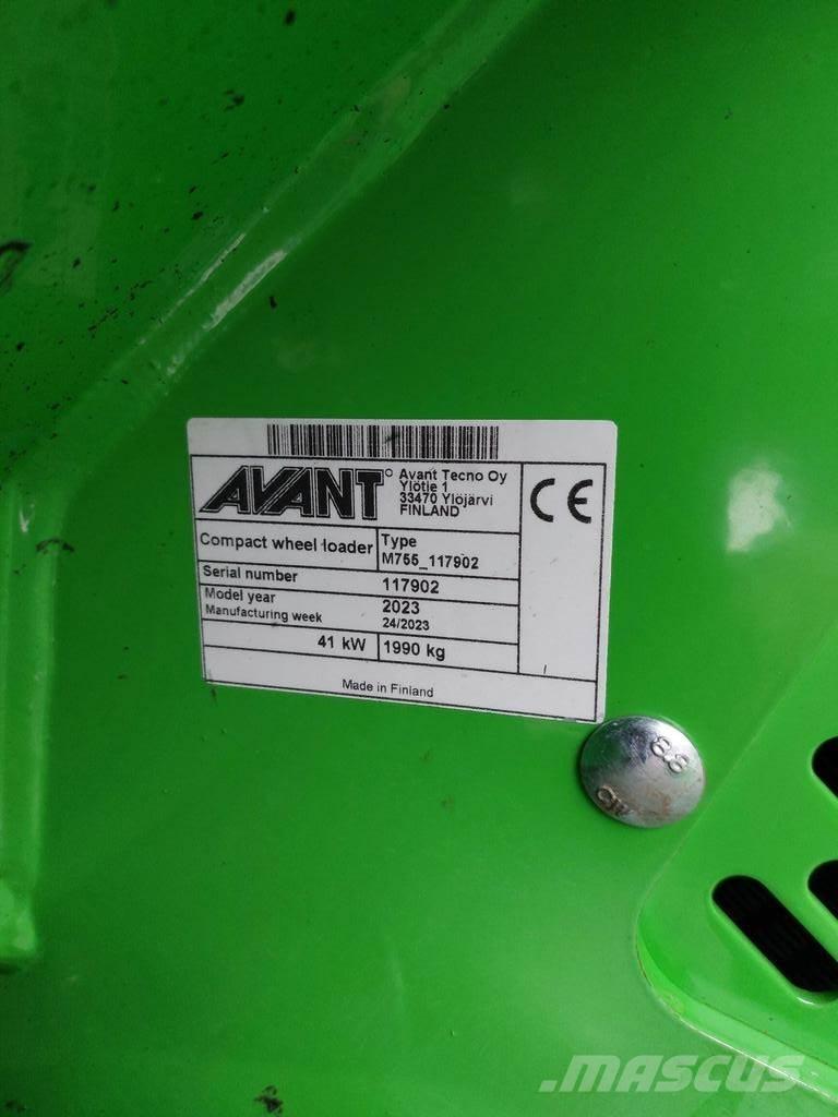 Avant 755 Knik- en schrankladers