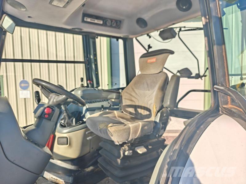 Valtra T120 Tractoren
