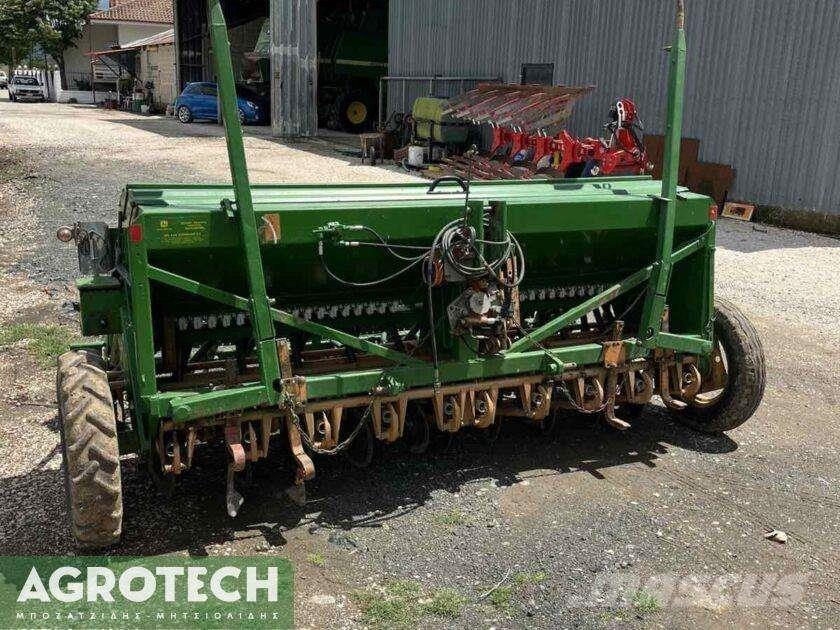 Amazone D7/30E Tractoren