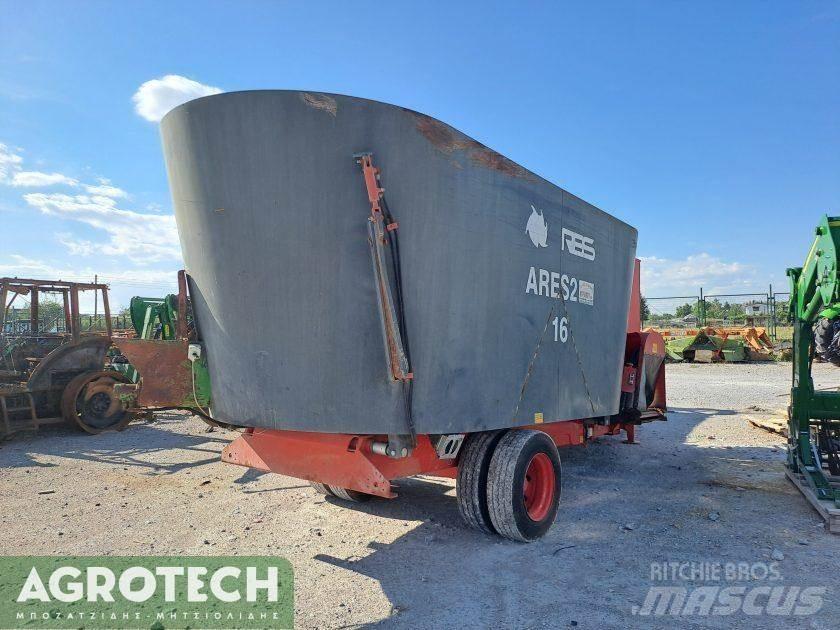 Ares 16 κυβικά Tractoren